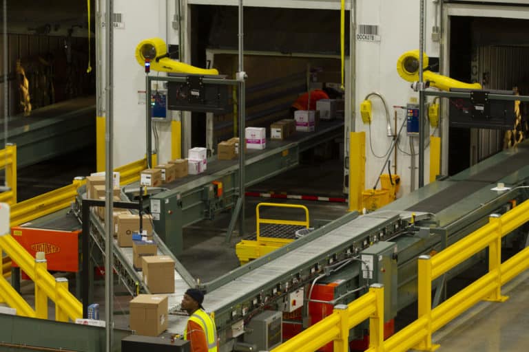 fedway associates extendable conveyor line and loading gallery image
