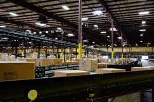 salson logistics conveyor lines with boxes gallery image