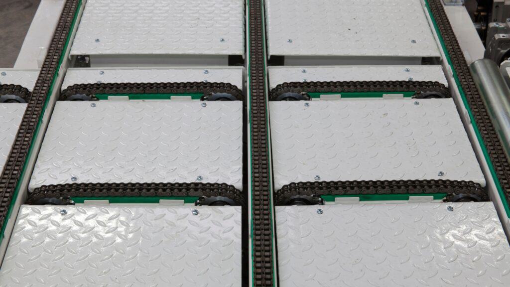Pallet Conveyors: Equipment types & when to use them 19 drag_chain_pallet_conveyor_equipment_blog
