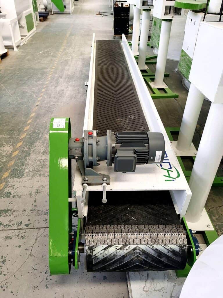 Conveying Systems FAQ 101: Understanding Century Conveyor Systems’ Solutions 1 conveying systems